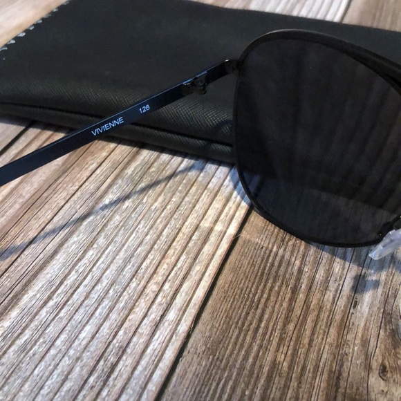 Quay Australia Vivienne Sunglasses - Picture 5 of 5